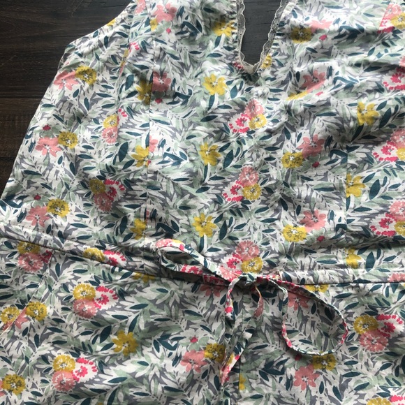 UO Kimchi Blue Floral Halter Romper sz medium - Picture 4 of 5